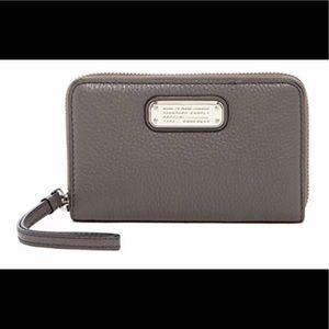 Marc Jacobs wristlet
